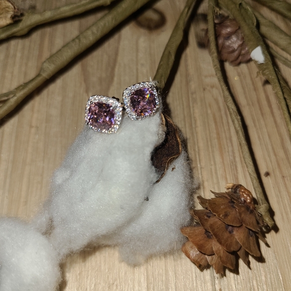 BREATHTAKING!!! BARBIE PINK Halo Cut CZ stud earrings - Picture 4 of 9